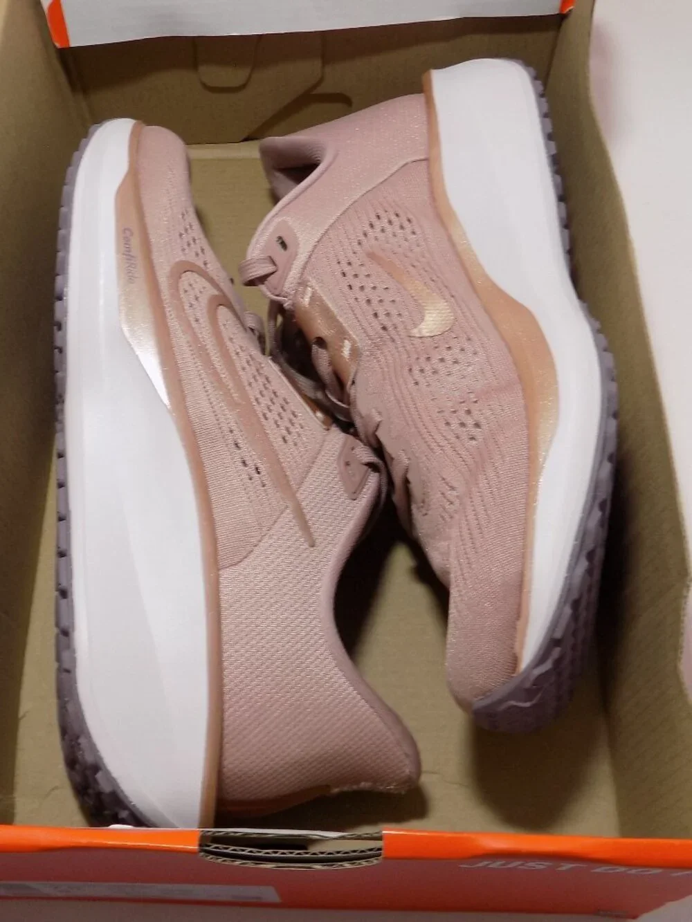 Nike Quest 6 Women's Shoe- Size 7.5